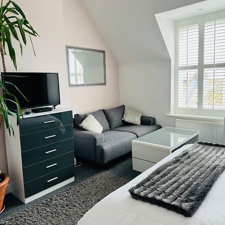 Penthouse Suite, Sea View, Close To Shops, Beach And Train St Leonards-on-Sea Bagian luar foto