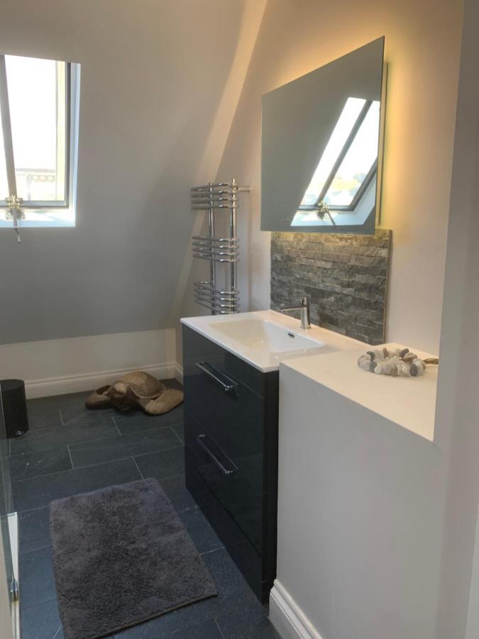 Penthouse Suite, Sea View, Close To Shops, Beach And Train St Leonards-on-Sea Bagian luar foto